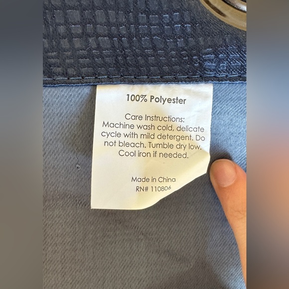 2 panels dark blue textured curtains 38 x 84 inch - Picture 3 of 3